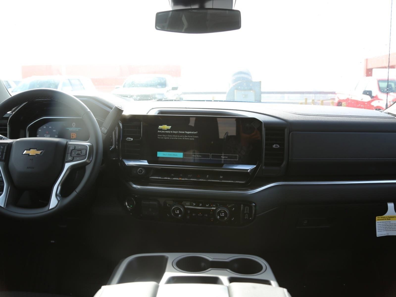 2025 Chevrolet Silverado 1500 Vehicle Photo in LOS ANGELES, CA 90007-3794
