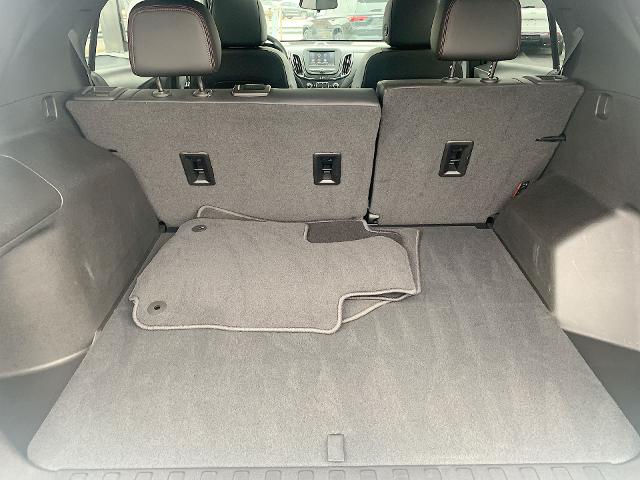 2022 Chevrolet Equinox Vehicle Photo in MOON TOWNSHIP, PA 15108-2571