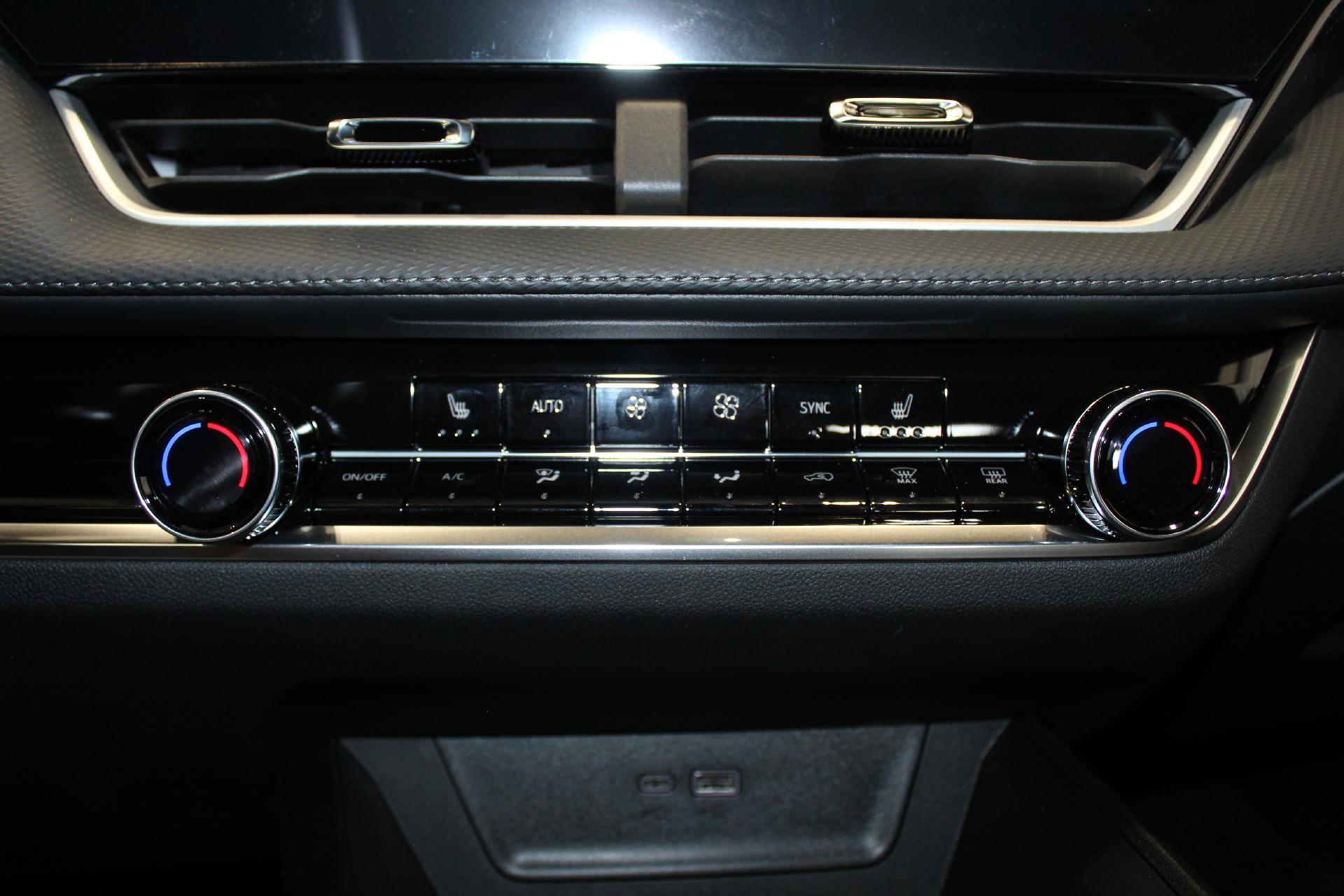 2025 Chevrolet Equinox Vehicle Photo in NORTHAMPTON, MA 01060-1120