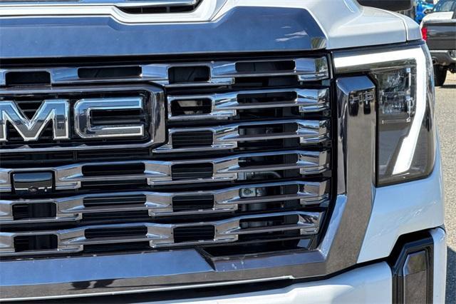 2024 GMC Sierra 2500 HD Vehicle Photo in ELK GROVE, CA 95757-8703