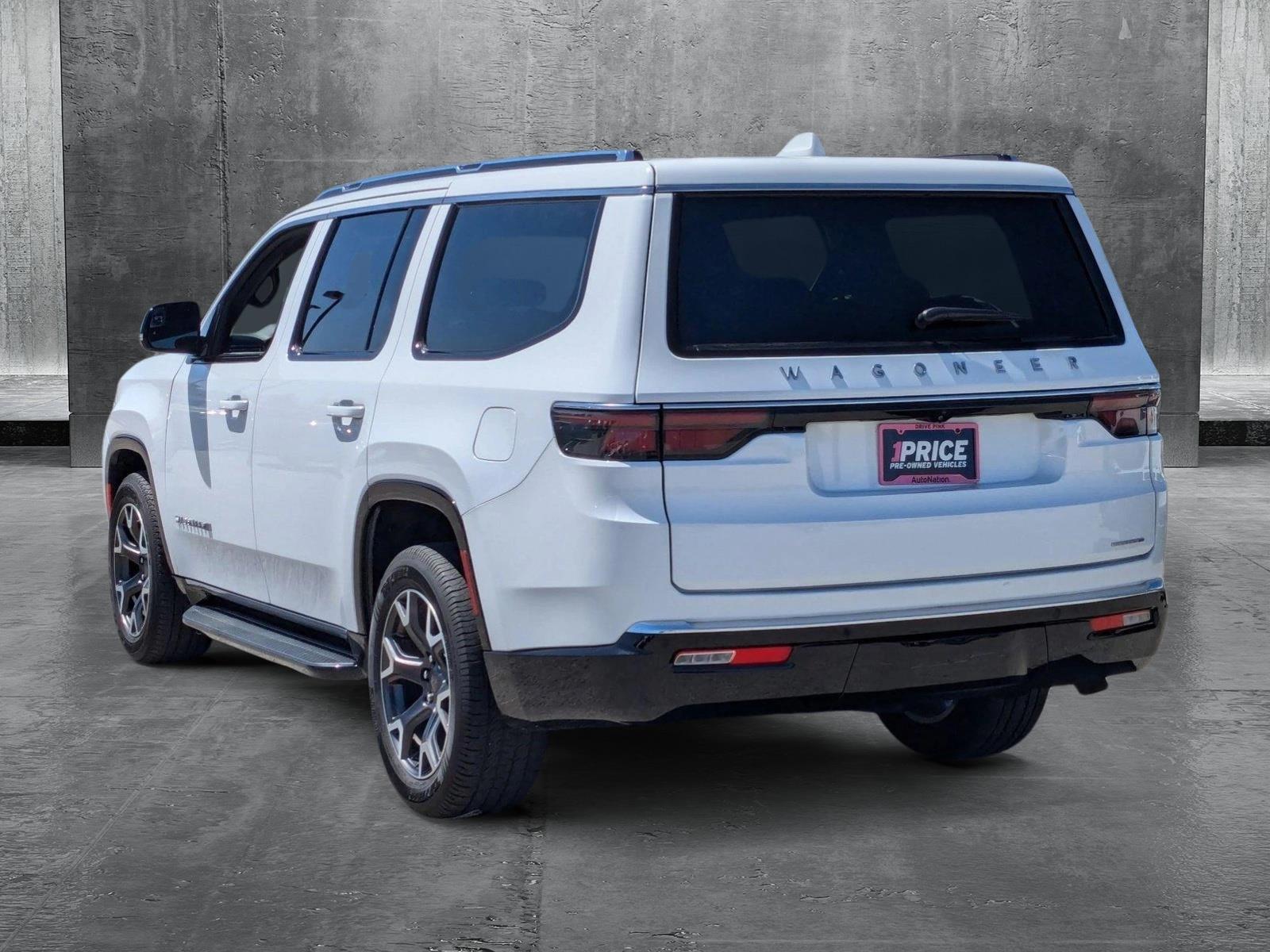 2023 Jeep Wagoneer Vehicle Photo in Valencia, CA 91355