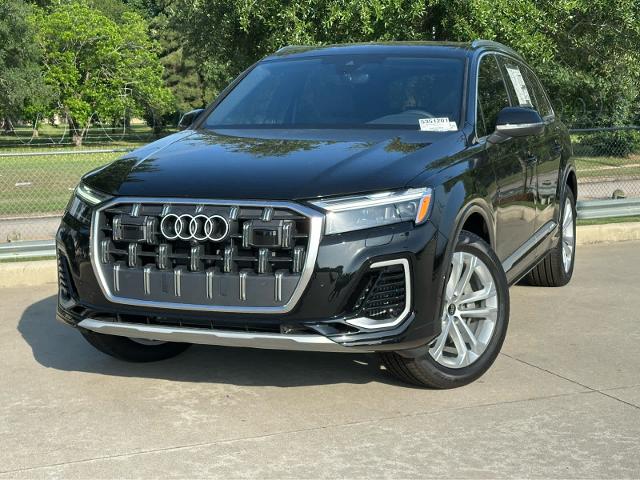 2025 Audi Q7 Vehicle Photo in HOUSTON, TX 77090