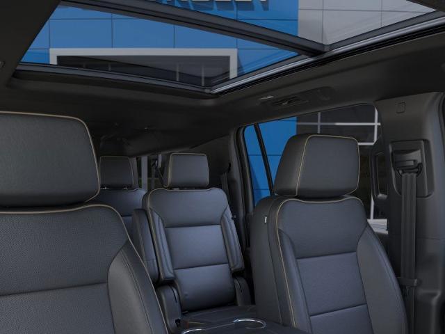 2025 Chevrolet Suburban Vehicle Photo in Roslyn, NY 11576