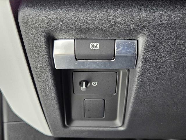 2025 Defender Vehicle Photo in AUSTIN, TX 78717