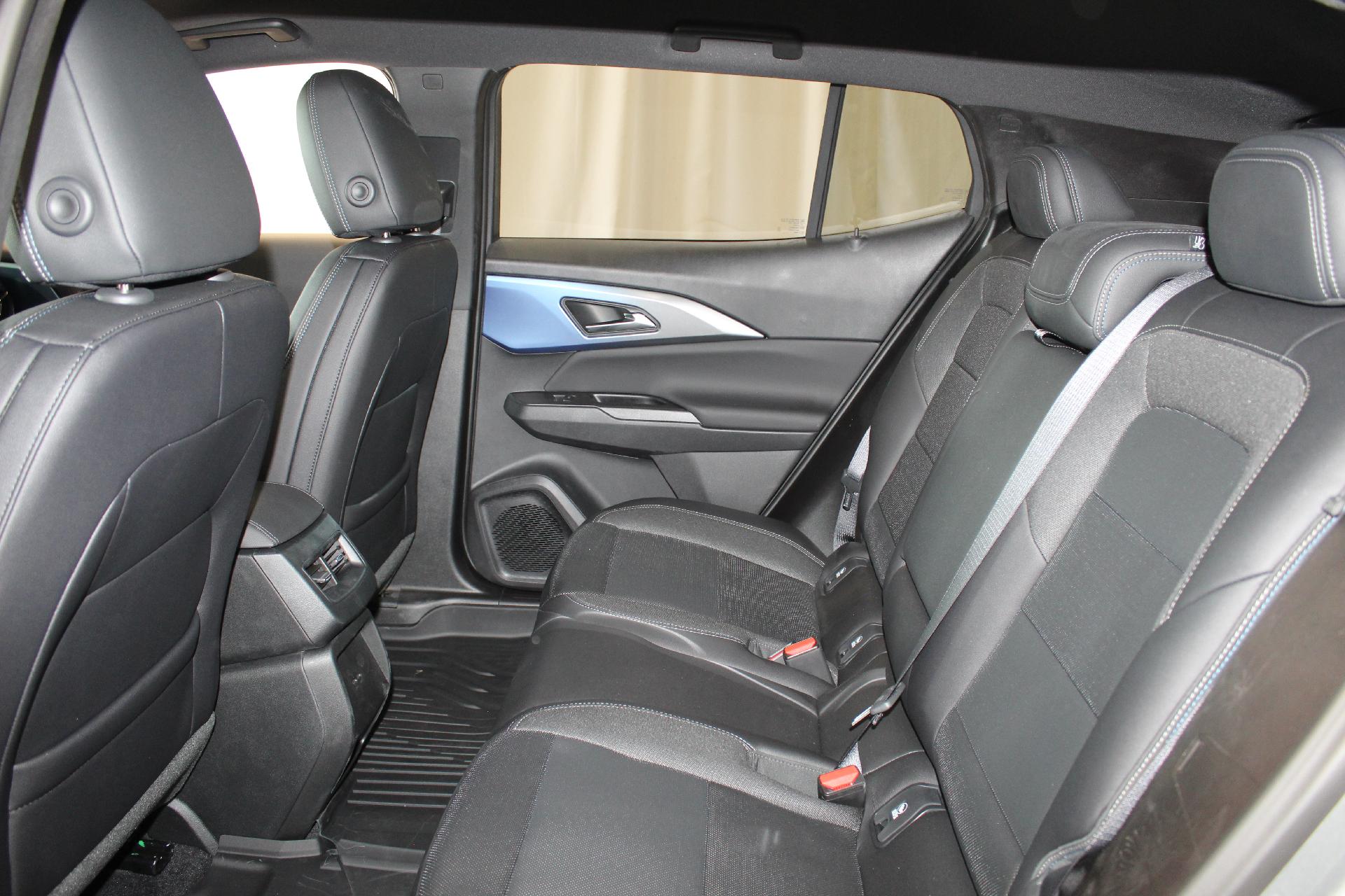 2025 Chevrolet Equinox EV Vehicle Photo in NORTHAMPTON, MA 01060-1120