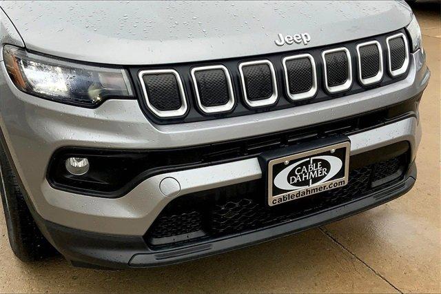 2022 Jeep Compass Vehicle Photo in TOPEKA, KS 66609-0000