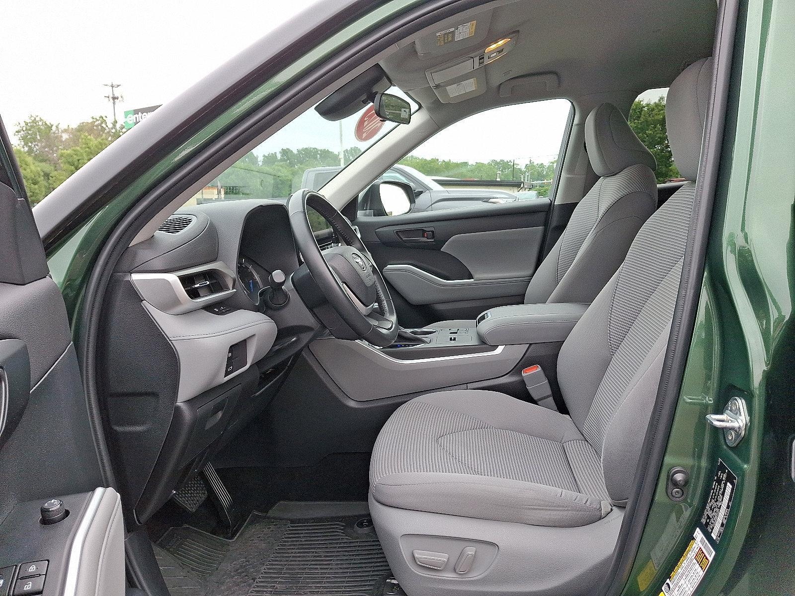 2023 Toyota Highlander Vehicle Photo in Trevose, PA 19053