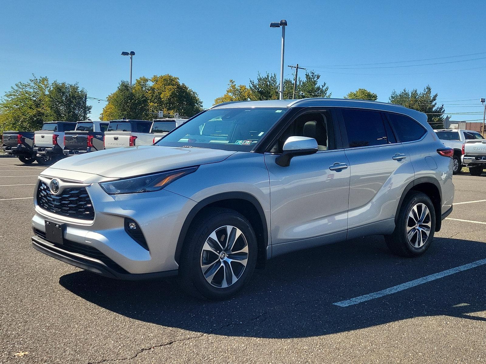 2023 Toyota Highlander Vehicle Photo in Trevose, PA 19053