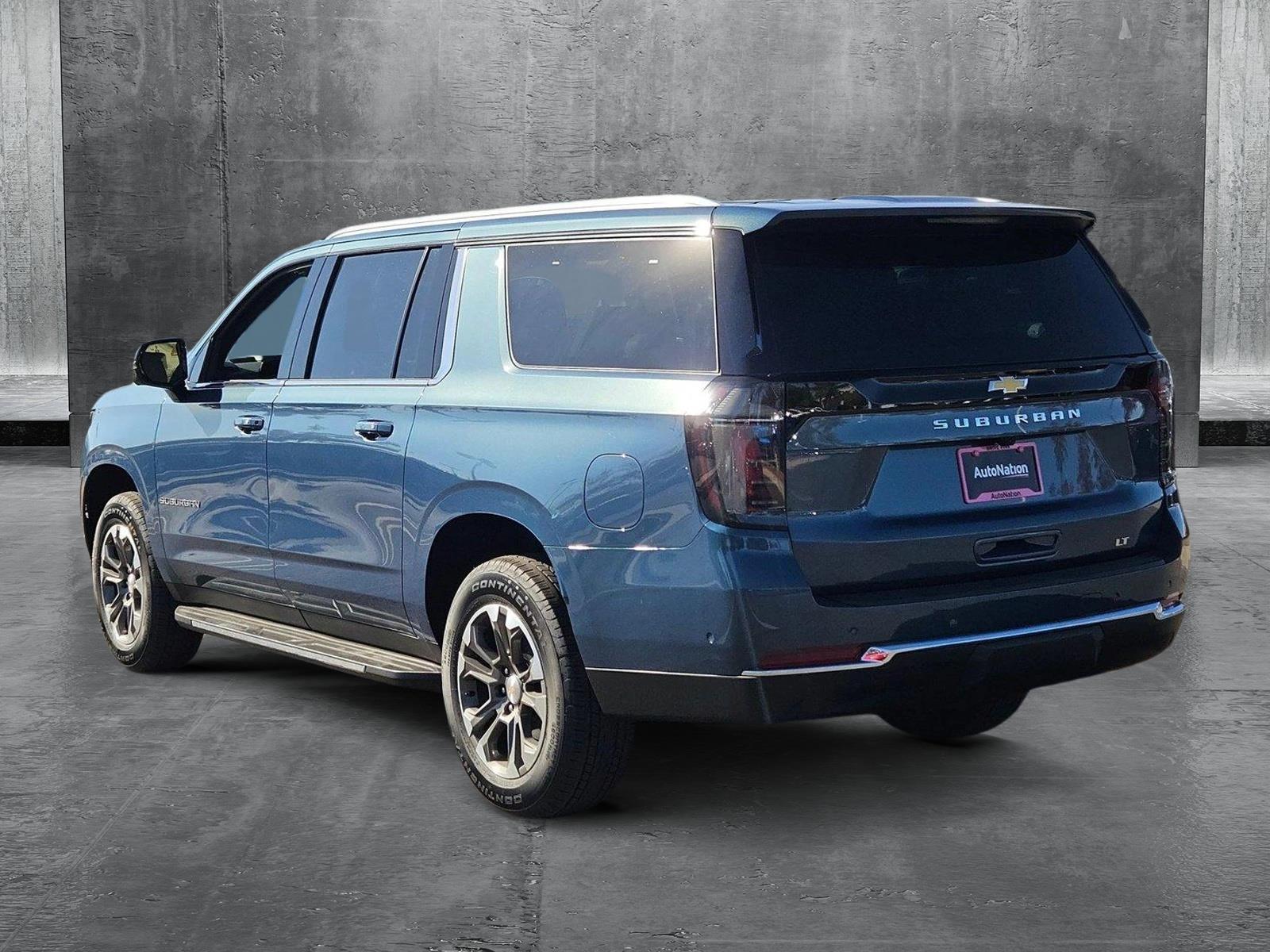 2025 Chevrolet Suburban Vehicle Photo in GILBERT, AZ 85297-0446