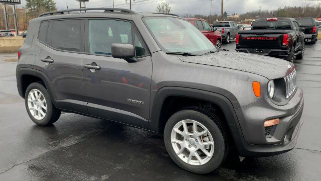 2021 Jeep Renegade Vehicle Photo in MOON TOWNSHIP, PA 15108-2571