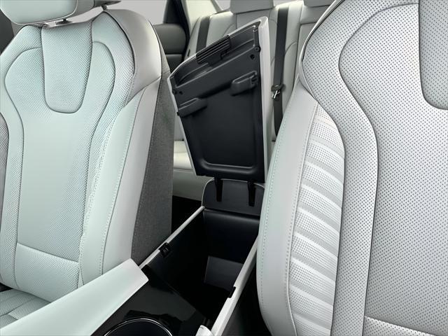 2025 Hyundai ELANTRA Hybrid Vehicle Photo in Green Bay, WI 54304