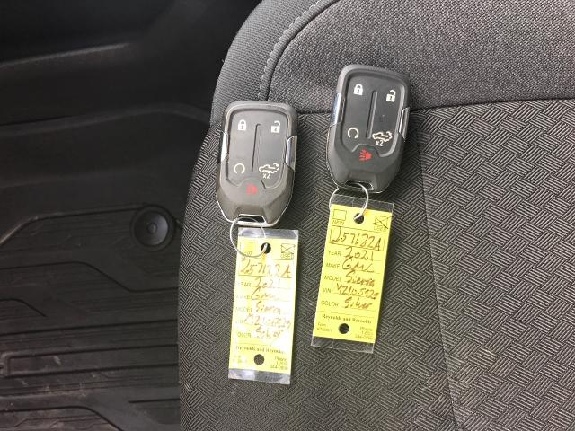 2021 GMC Sierra 1500 Vehicle Photo in GREEN BAY, WI 54303-3330