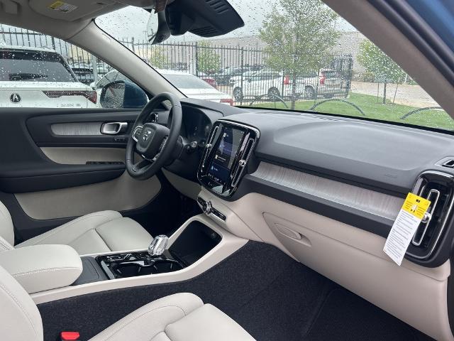 2025 Volvo XC40 Vehicle Photo in Grapevine, TX 76051