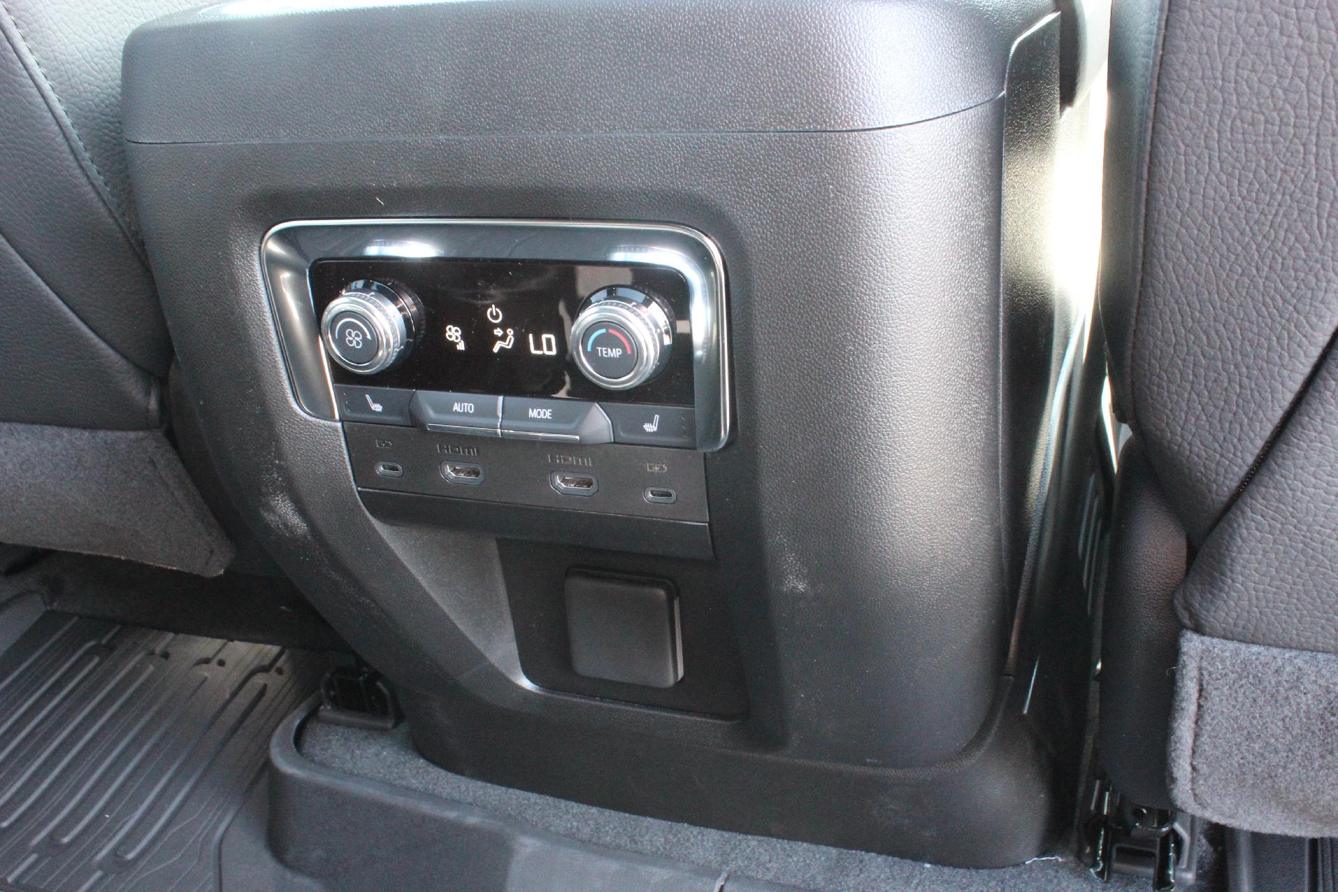 2025 GMC Yukon XL Vehicle Photo in AURORA, CO 80012-4011