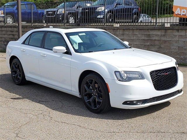 2022 Chrysler 300 Vehicle Photo in MILFORD, OH 45150-1684