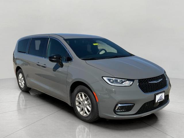 2025 Chrysler Pacifica Vehicle Photo in Oshkosh, WI 54901