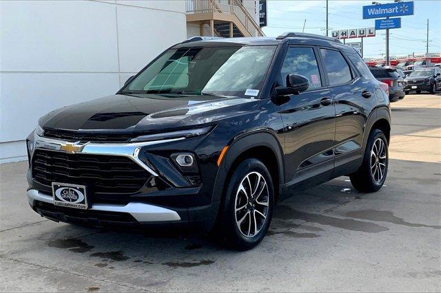 2024 Chevrolet Trailblazer Vehicle Photo in TOPEKA, KS 66609-0000