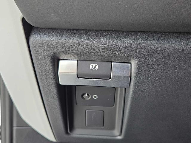 2024 Defender Vehicle Photo in AUSTIN, TX 78717