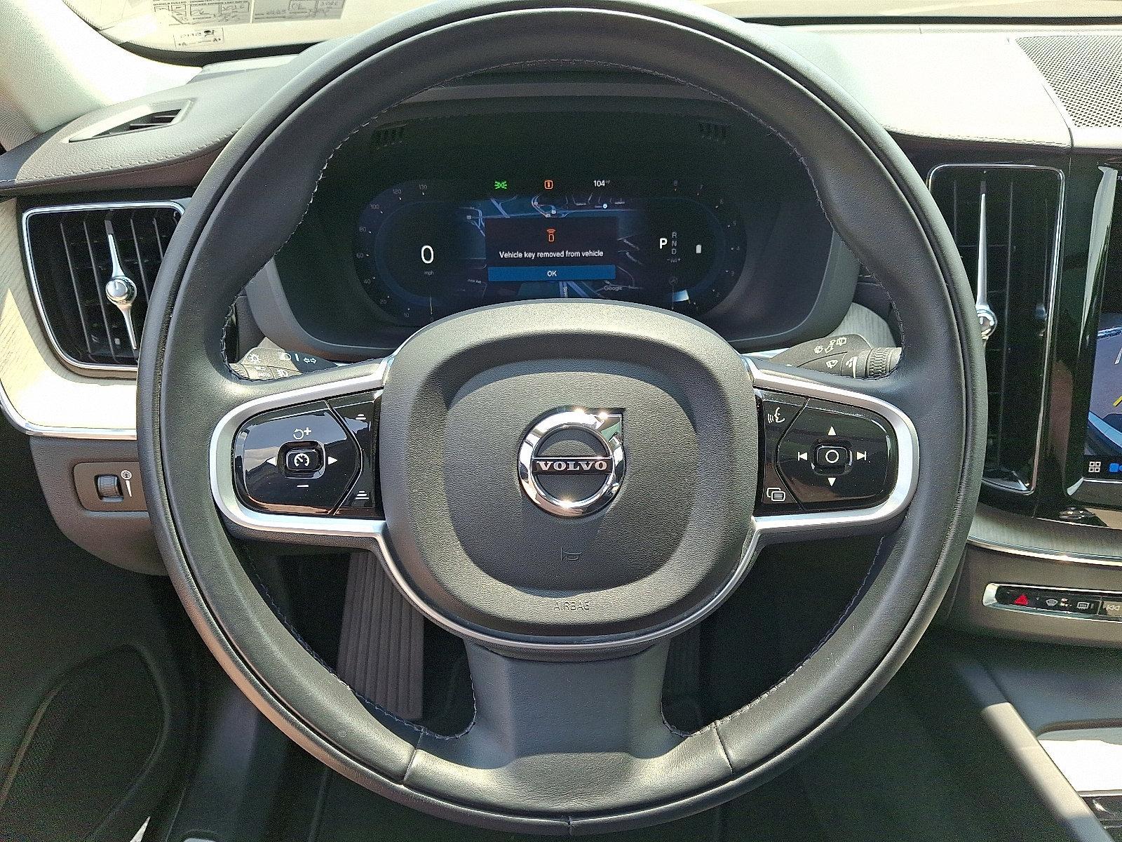 2022 Volvo XC60 Vehicle Photo in Trevose, PA 19053