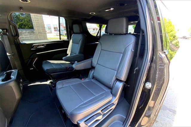 2025 Chevrolet Suburban Vehicle Photo in KANSAS CITY, MO 64114-4502