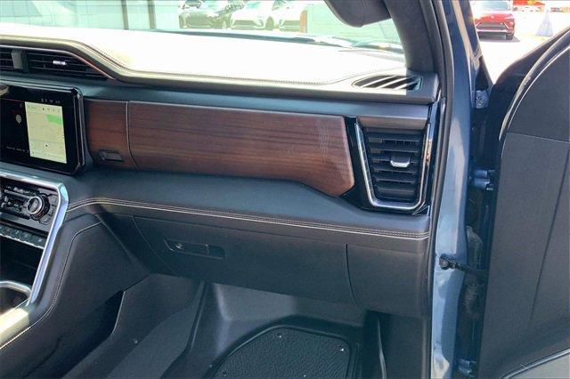 2024 GMC Sierra 1500 Vehicle Photo in INDEPENDENCE, MO 64055-1377