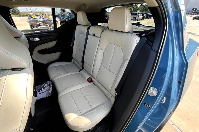 2023 Volvo XC40 Vehicle Photo in Grapevine, TX 76051
