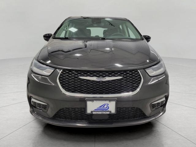 2023 Chrysler Pacifica Vehicle Photo in Neenah, WI 54956