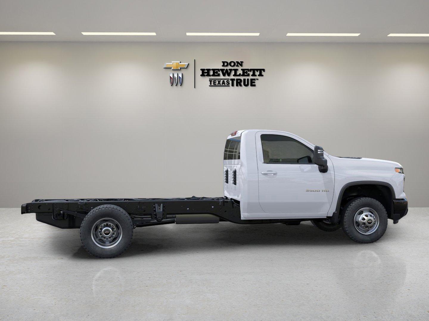 2025 Chevrolet Silverado 3500 HD Chassis Cab Vehicle Photo in GEORGETOWN, TX 78626-7508