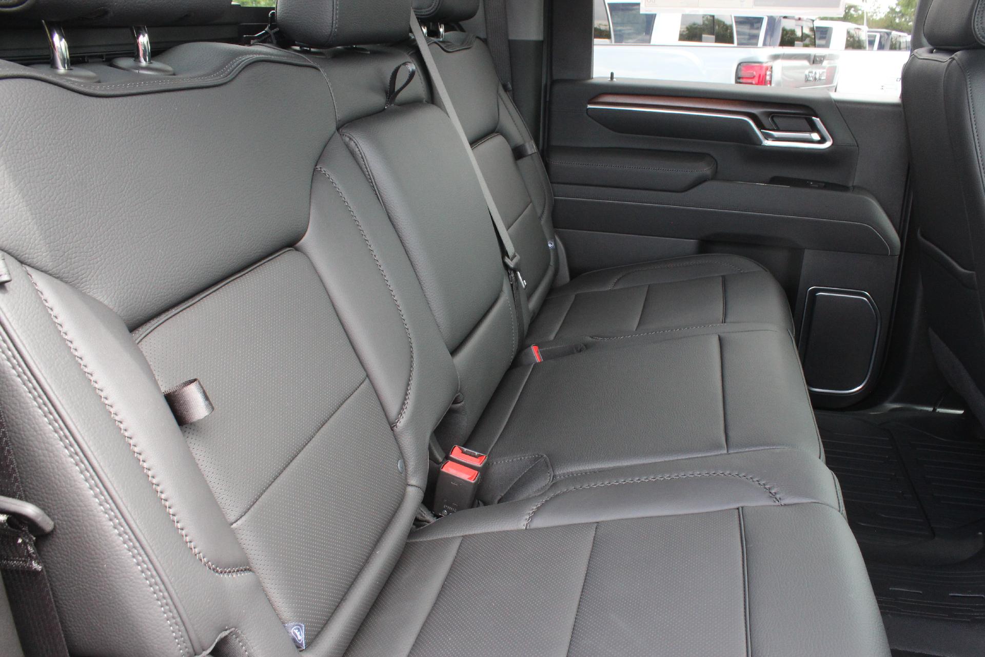 2025 GMC Sierra 2500 HD Vehicle Photo in AURORA, CO 80012-4011