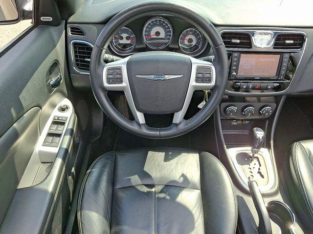 2013 Chrysler 200 Vehicle Photo in WATERTOWN, CT 06795-3318