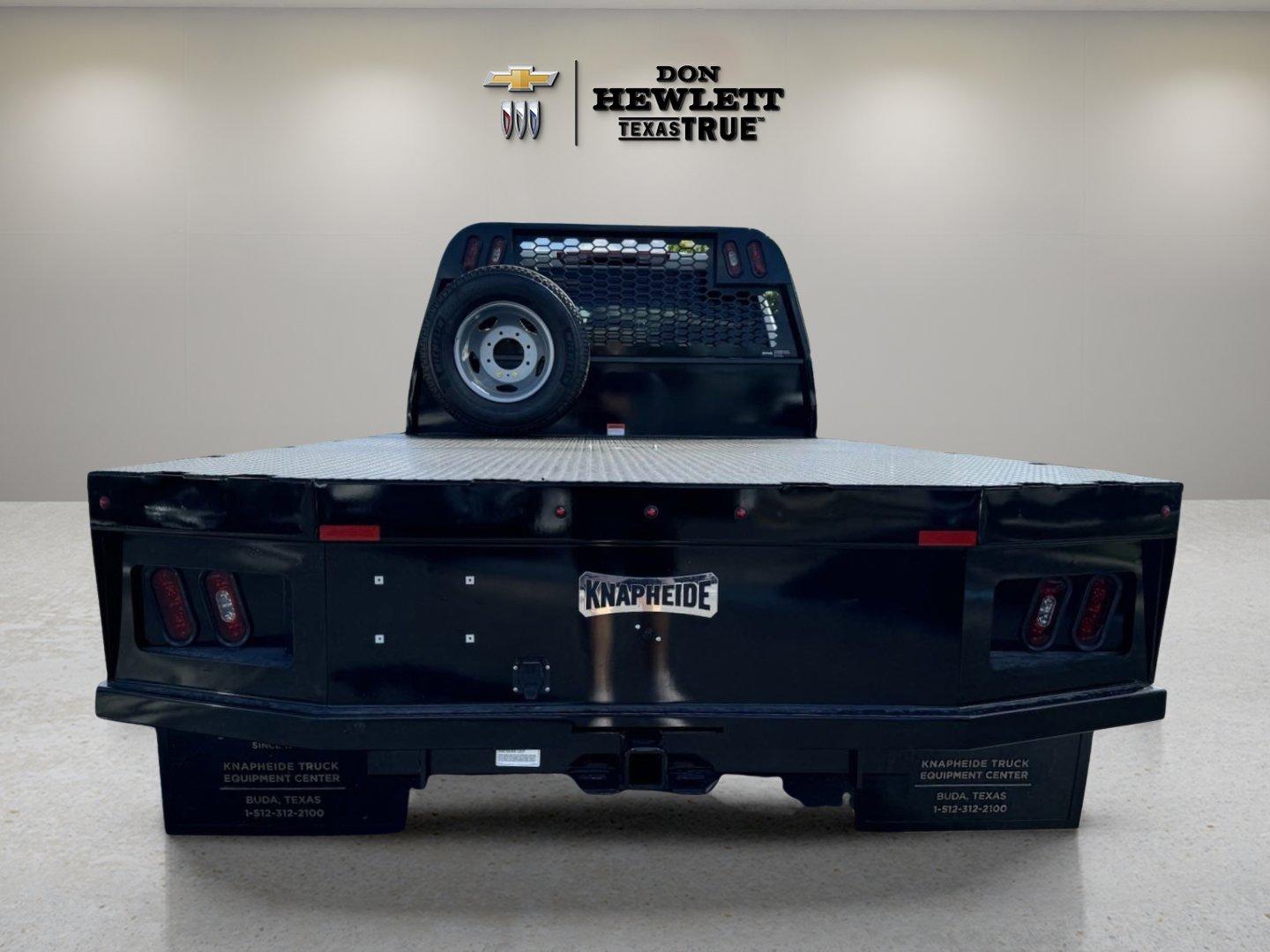 2024 Chevrolet Silverado 3500 HD Chassis Cab Vehicle Photo in GEORGETOWN, TX 78626-7508