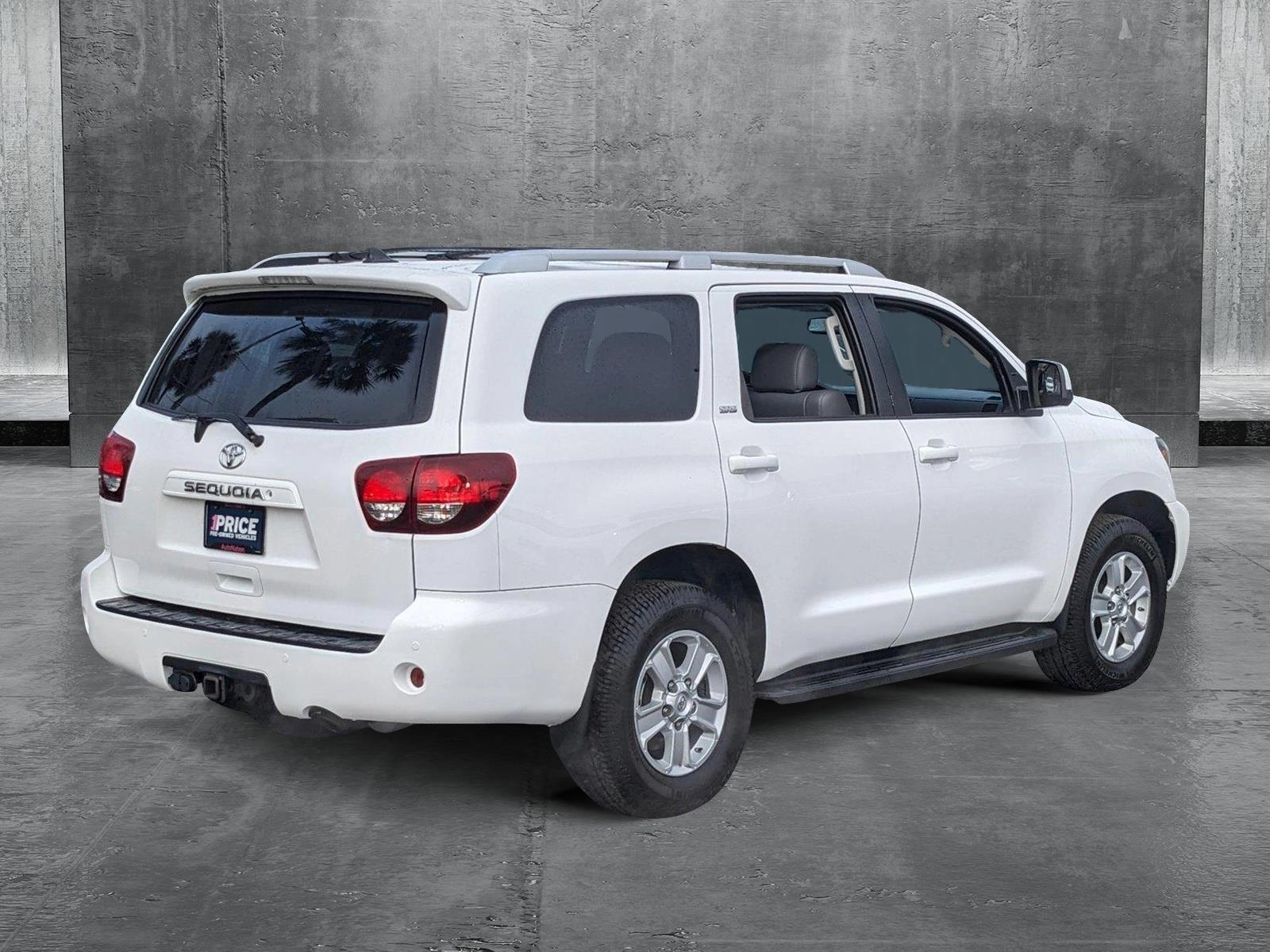 2018 Toyota Sequoia Vehicle Photo in Tampa, FL 33614