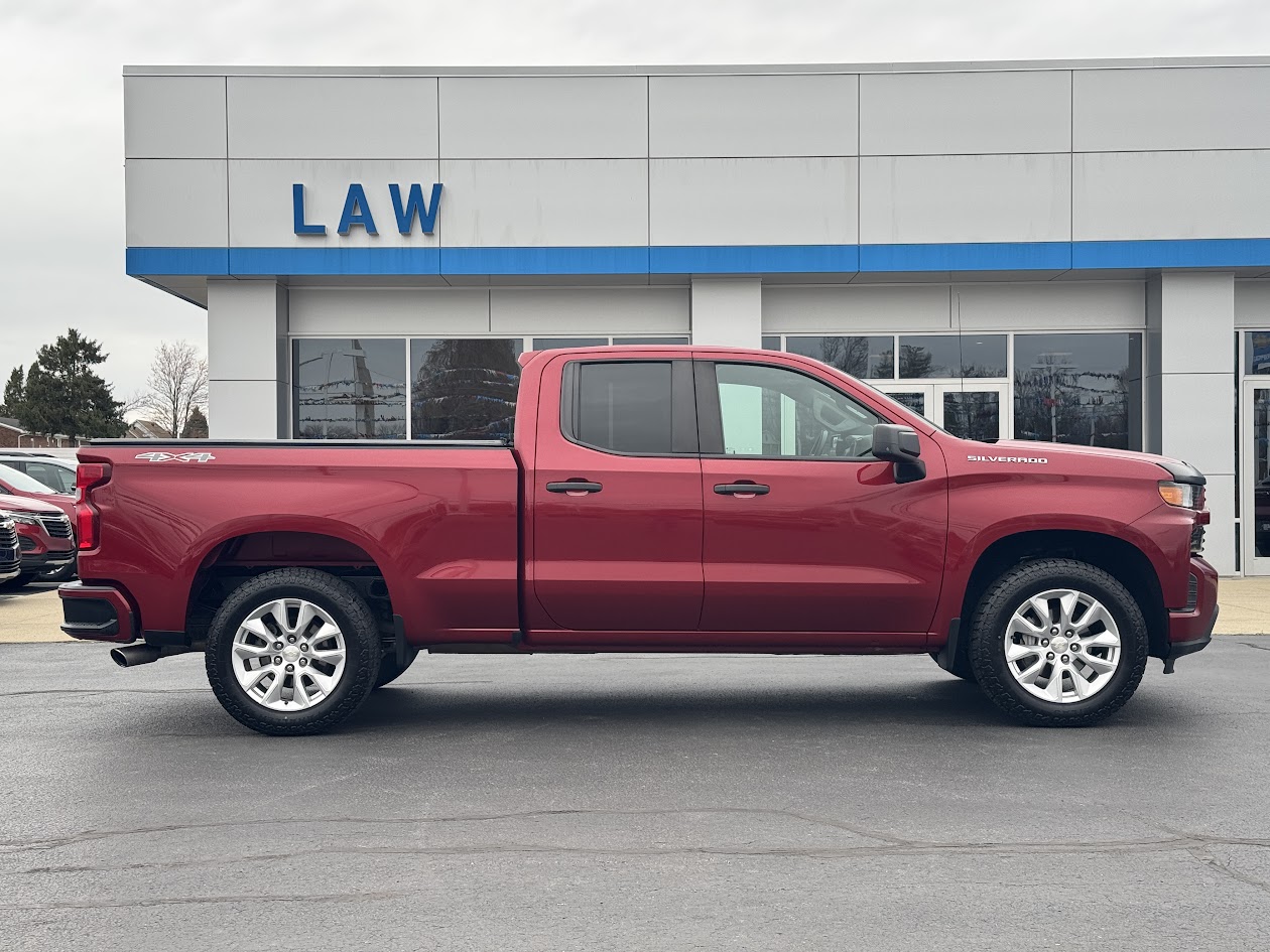 2020 Chevrolet Silverado 1500 Vehicle Photo in BOONVILLE, IN 47601-9633