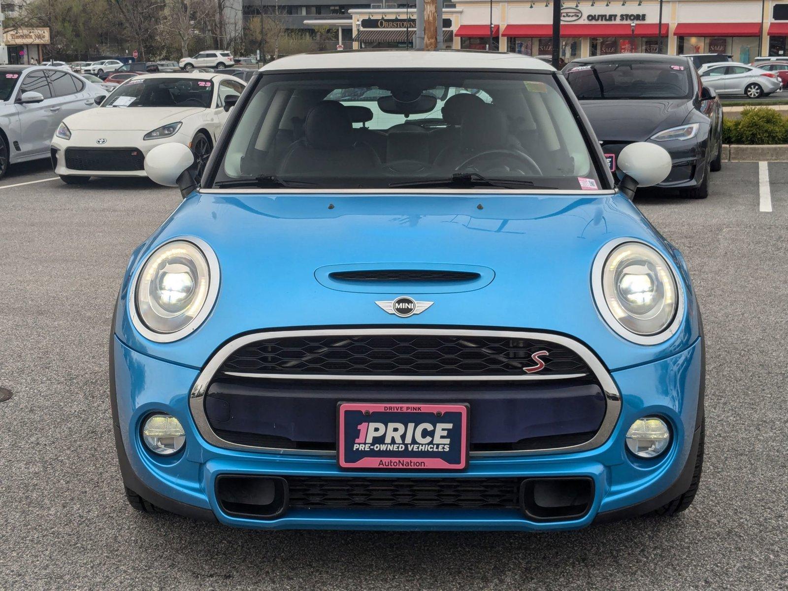 2015 MINI Cooper S Hardtop Vehicle Photo in Towson, MD 21204