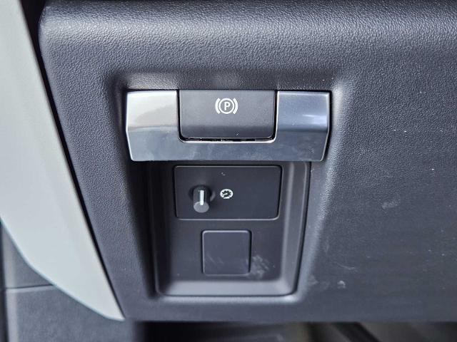 2025 Defender Vehicle Photo in AUSTIN, TX 78717