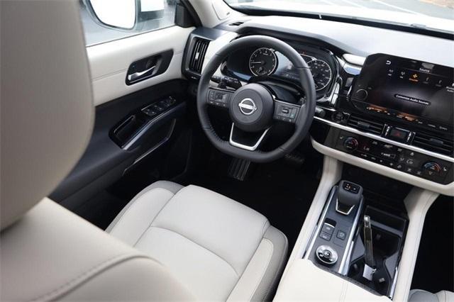2025 Nissan Pathfinder Vehicle Photo in Hazelwood, MO 63042