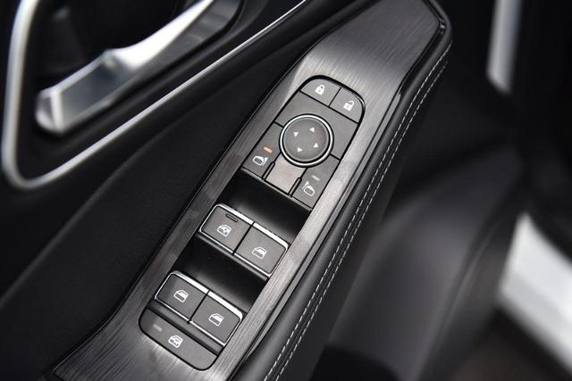 2025 Nissan Rogue Vehicle Photo in Ballwin, MO 63011