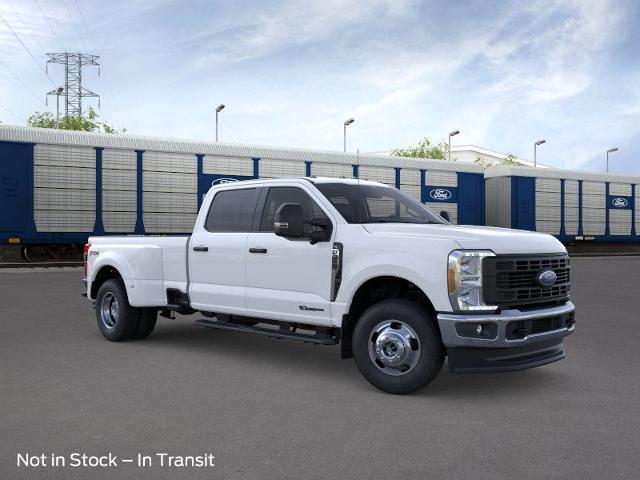 2025 Ford Super Duty F-350 DRW Vehicle Photo in Winslow, AZ 86047-2439