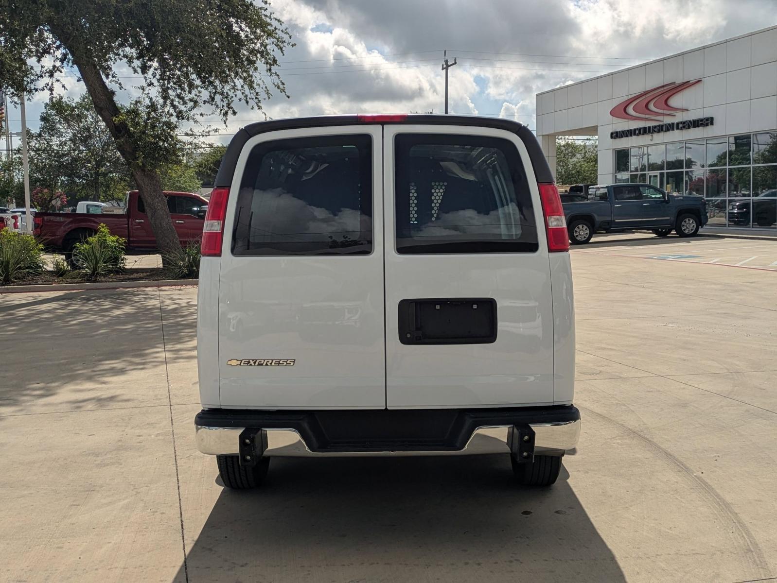 2023 Chevrolet Express Cargo 2500 Vehicle Photo in SELMA, TX 78154-1460