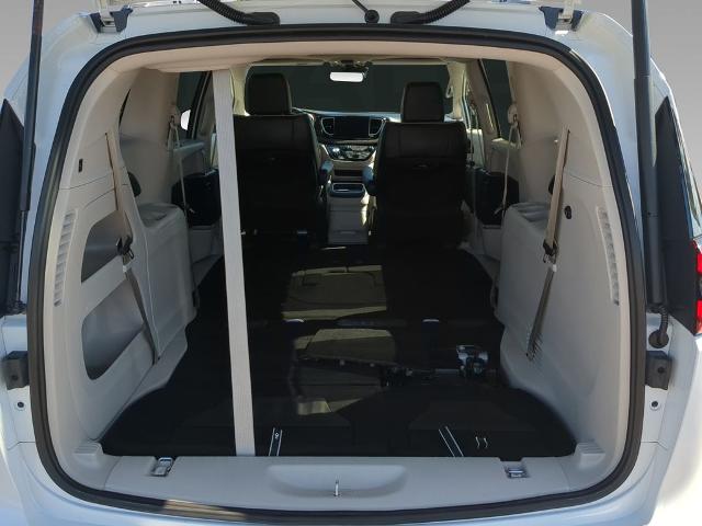 2023 Chrysler Pacifica Vehicle Photo in Brunswick, GA 31525