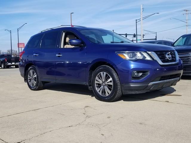 2017 Nissan Pathfinder Vehicle Photo in ELYRIA, OH 44035-6349