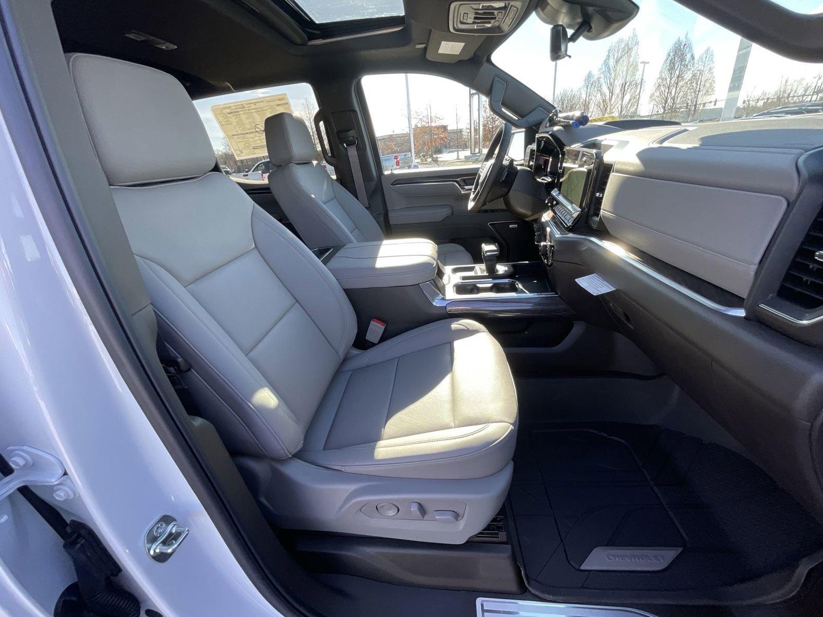 2025 Chevrolet Silverado 1500 Vehicle Photo in BENTONVILLE, AR 72712-4322
