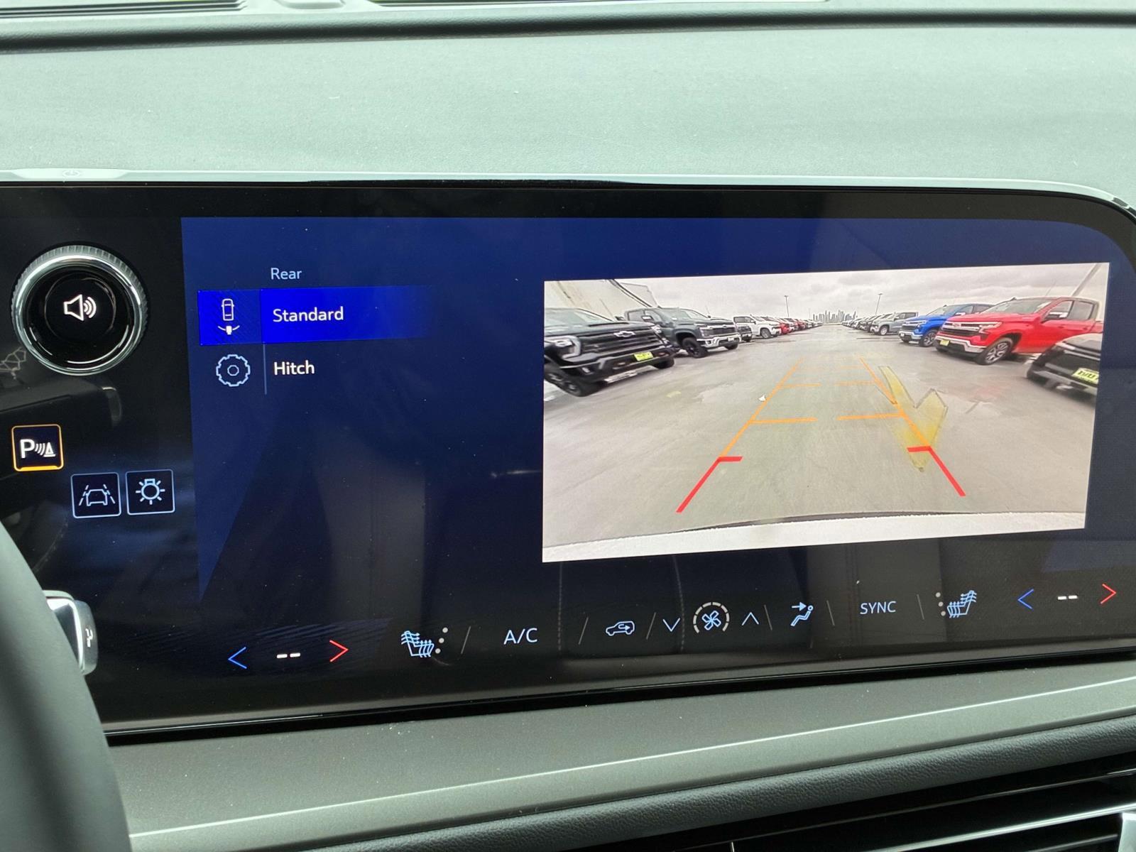 2025 Chevrolet Traverse Vehicle Photo in LOS ANGELES, CA 90007-3794
