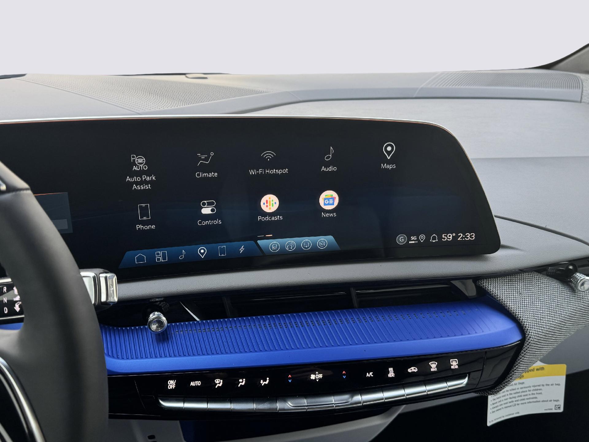 2025 Cadillac OPTIQ Vehicle Photo in LEOMINSTER, MA 01453-2952