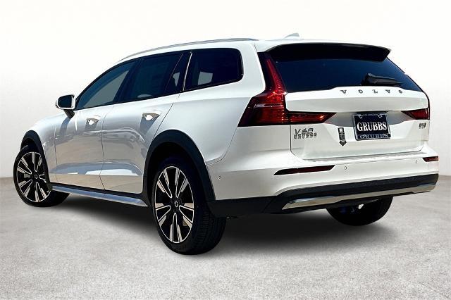 2025 Volvo V60 Cross Country Vehicle Photo in Houston, TX 77007