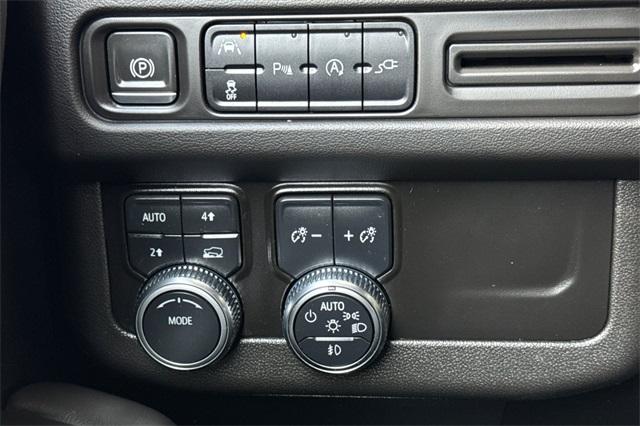 2021 GMC Yukon XL Vehicle Photo in ELK GROVE, CA 95757-8703