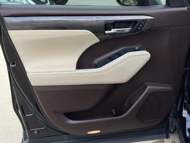 2022 Toyota Highlander Vehicle Photo in San Antonio, TX 78230