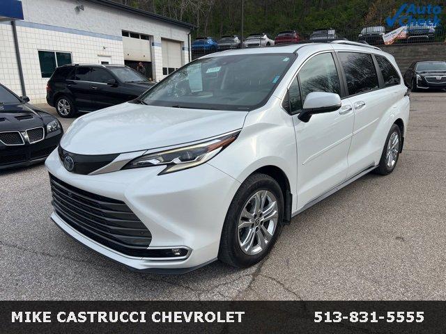 2022 Toyota Sienna Vehicle Photo in MILFORD, OH 45150-1684