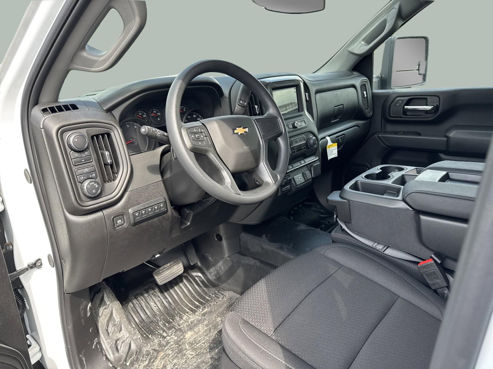 2025 Chevrolet Silverado 3500 HD Chassis Cab Vehicle Photo in GEORGETOWN, TX 78626-7508