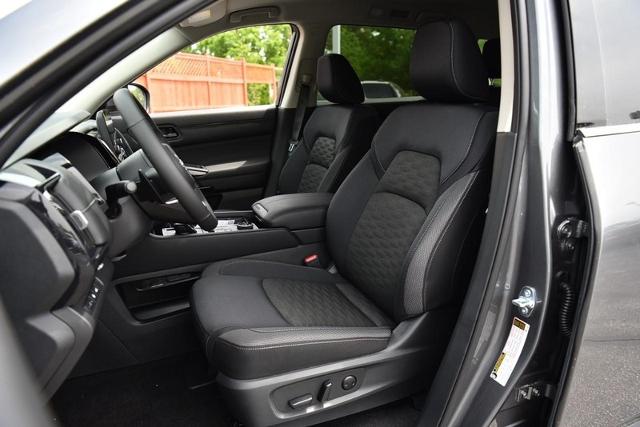 2025 Nissan Pathfinder Vehicle Photo in Ballwin, MO 63011